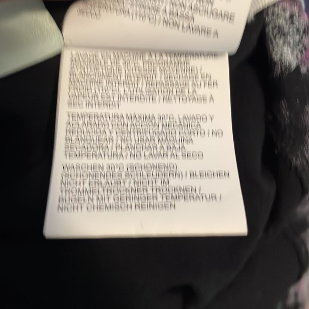 Authentic OFF-WHITE Galaxy Brushed T-shirt - Picture 9 of 9